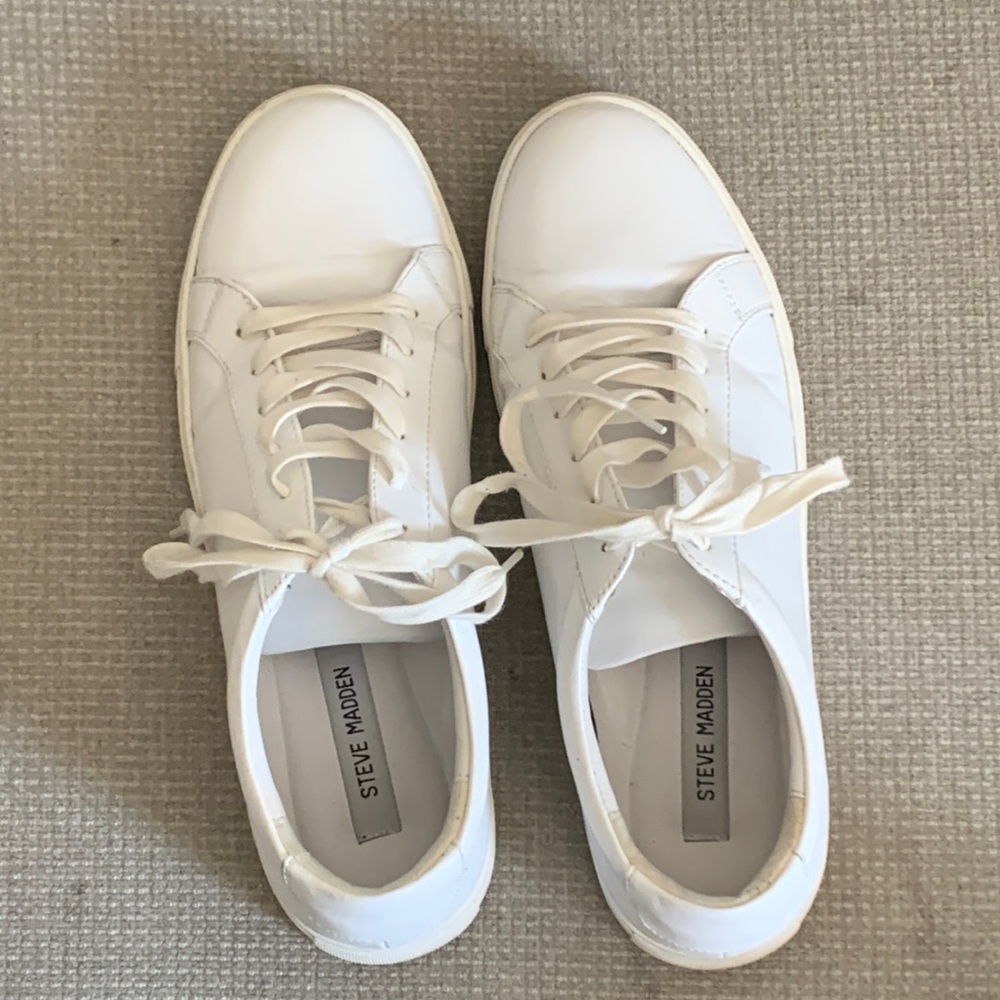 Steve Madden white sneaker